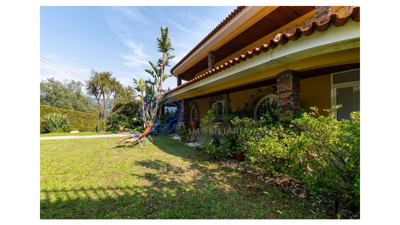 Moradia T4 para Venda em Sobrado e Bairros Foto 16