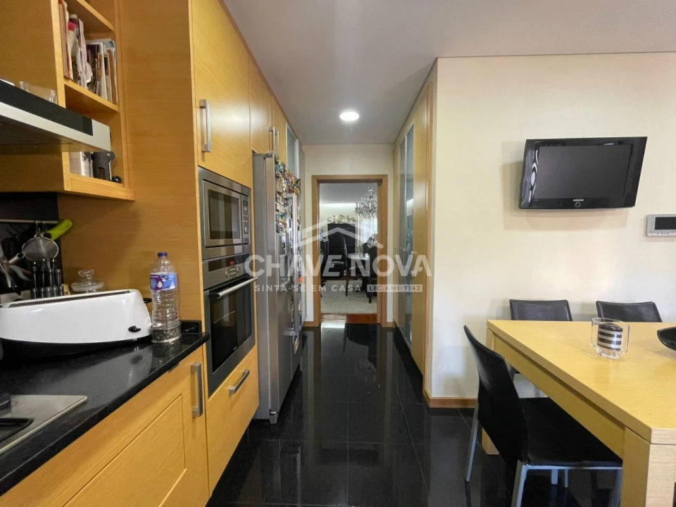 Moradia T4 para Venda em Arcozelo Foto 7
