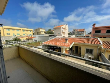 Moradia T4 para Venda em Arcozelo