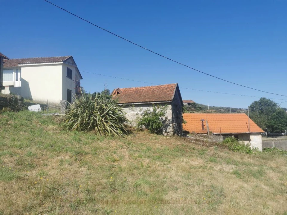 Moradia T0 para Venda em Bustelo, Carneiro e Carvalho de Rei Foto 4