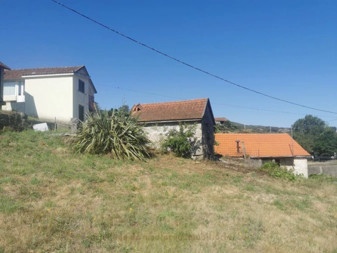 Moradia T0 para Venda em Bustelo, Carneiro e Carvalho de Rei Foto 4