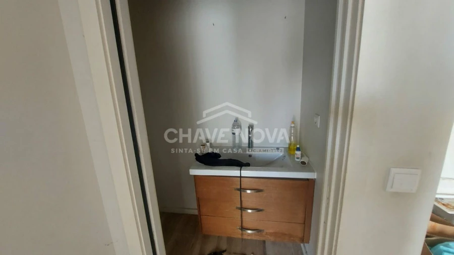 Moradia T3 para Venda em Vilar de Andorinho Foto 8