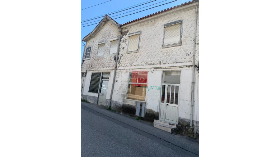 Moradia T5 para Venda em Peso da Régua e Godim Foto 1