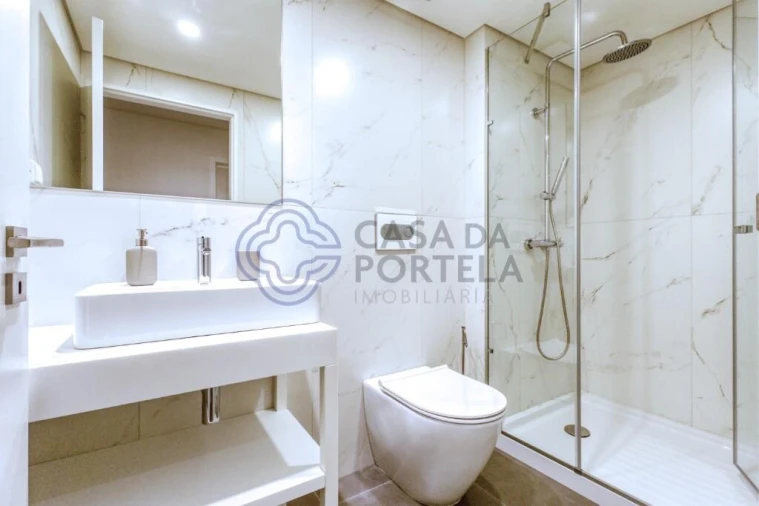 Apartamento T2 para Venda em Cedofeita, Santo Ildefonso, Sé, Miragaia, São Nicolau e Vitória Foto 15