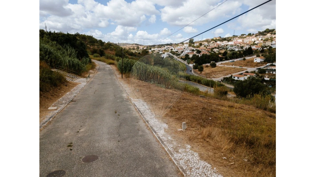Terreno para Venda em Alhandra, São João dos Montes e Calhandriz Foto 1