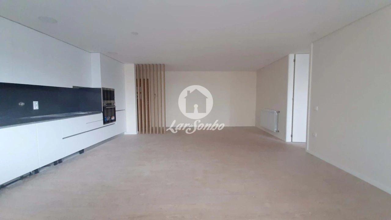 Apartamento T2 para Venda em Espinho Foto 6