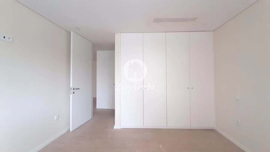 Apartamento T2 para Venda em Espinho Foto 9