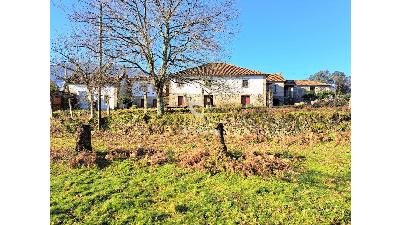 Moradia T5 para Venda em Aguiã Foto 17