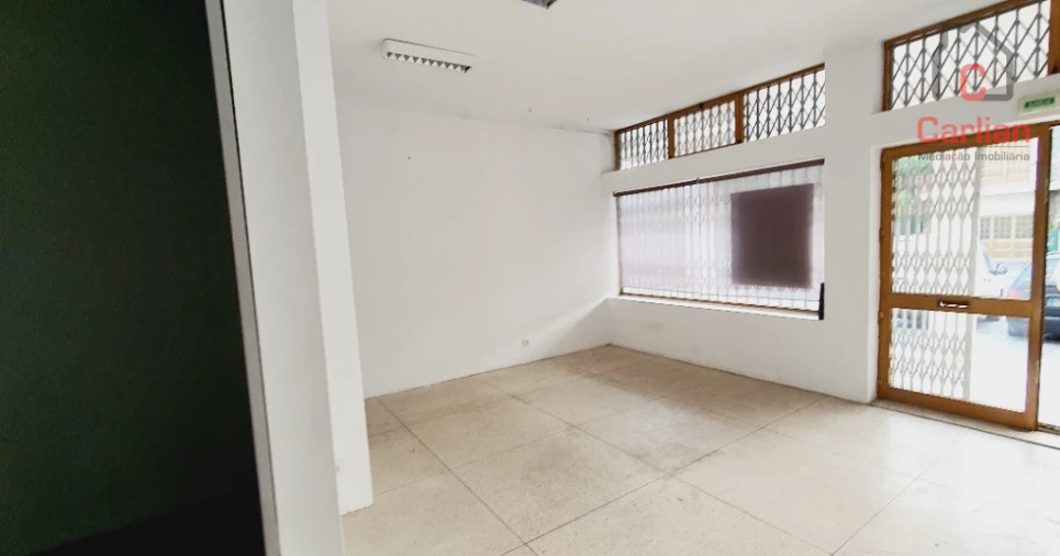 Loja para Venda em Serzedo e Perosinho Foto 3