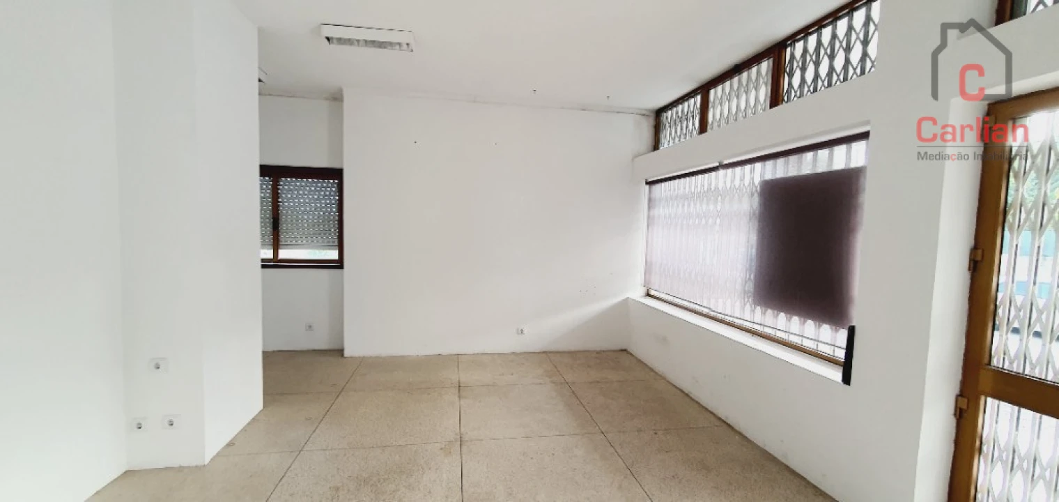 Loja para Venda em Serzedo e Perosinho Foto 4