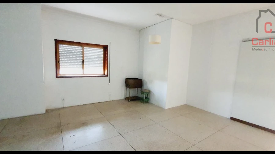 Loja para Venda em Serzedo e Perosinho