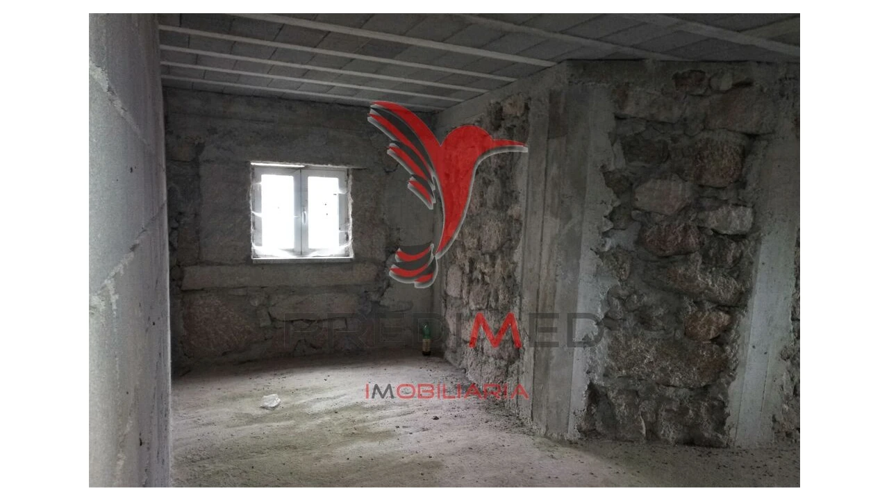 Moradia T2 para Venda em Algodres Foto 4