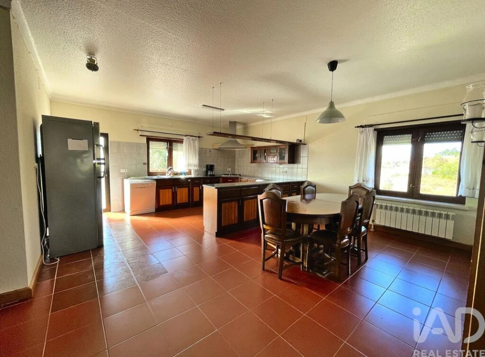 Prédio para Venda em Monte Redondo e Carreira Foto 16