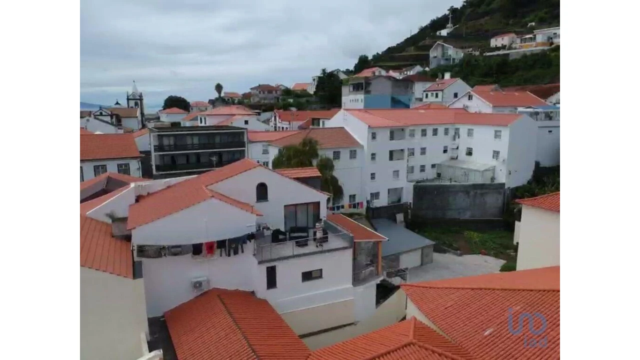 Moradia T6 para Venda em Calheta Foto 8