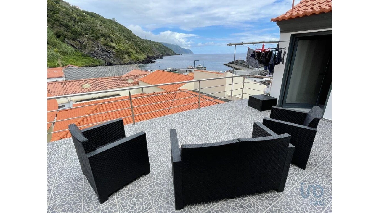 Moradia T6 para Venda em Calheta Foto 1