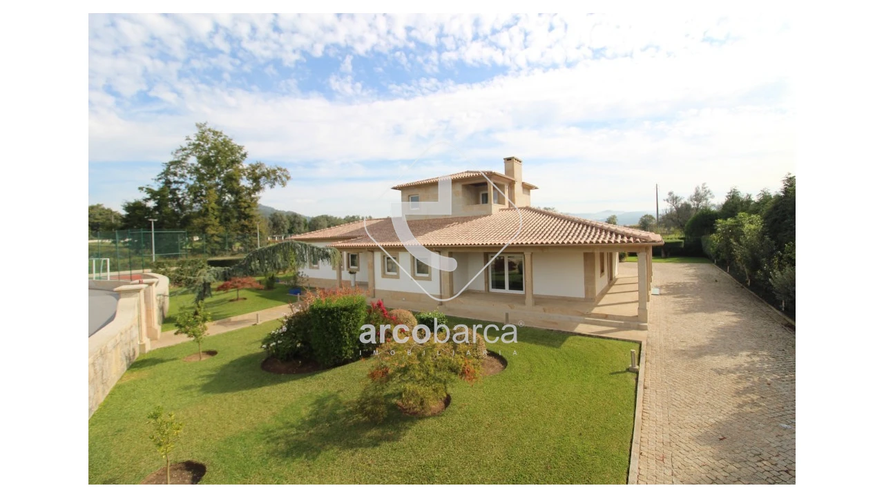 Moradia T3 para Venda em Bertiandos Foto 12