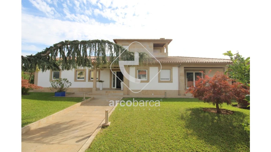 Moradia T3 para Venda em Bertiandos Foto 1