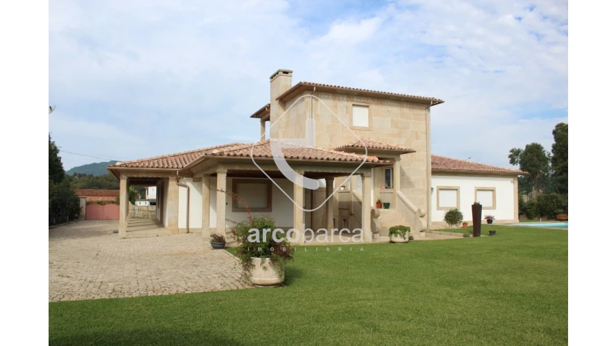 Moradia T3 para Venda em Bertiandos Foto 6