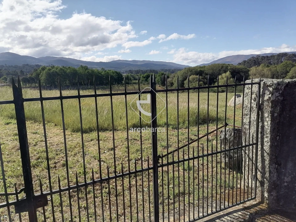 Terreno para Venda em Mazedo e Cortes Foto 1
