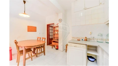 Apartamento T2 para Venda em Arroios
