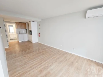 Apartamento T1 para Venda em Santo António