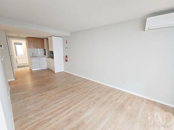 Apartamento T1 para Venda em Santo António Foto 2