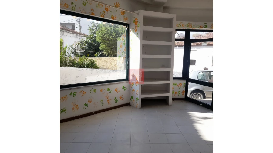 Loja para Venda em Peso da Régua e Godim Foto 12