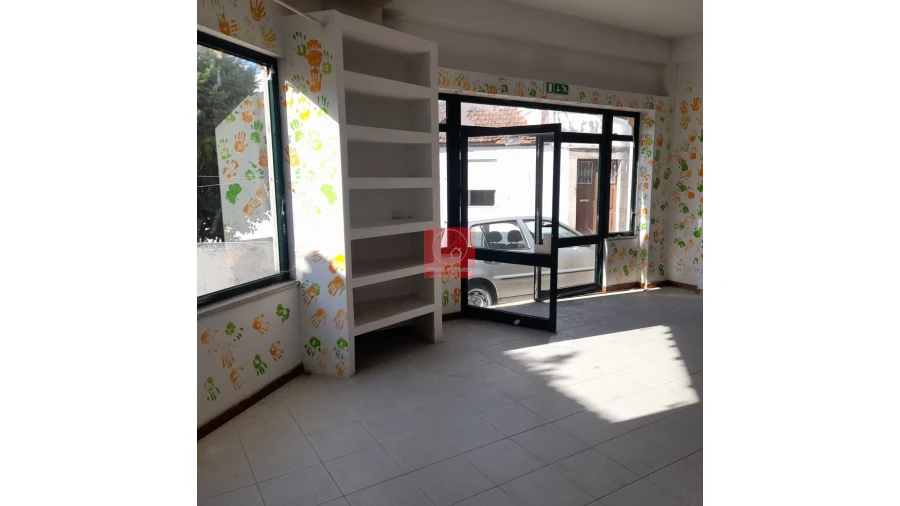 Loja para Venda em Peso da Régua e Godim Foto 13