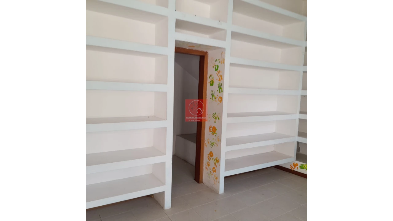 Loja para Venda em Peso da Régua e Godim Foto 1