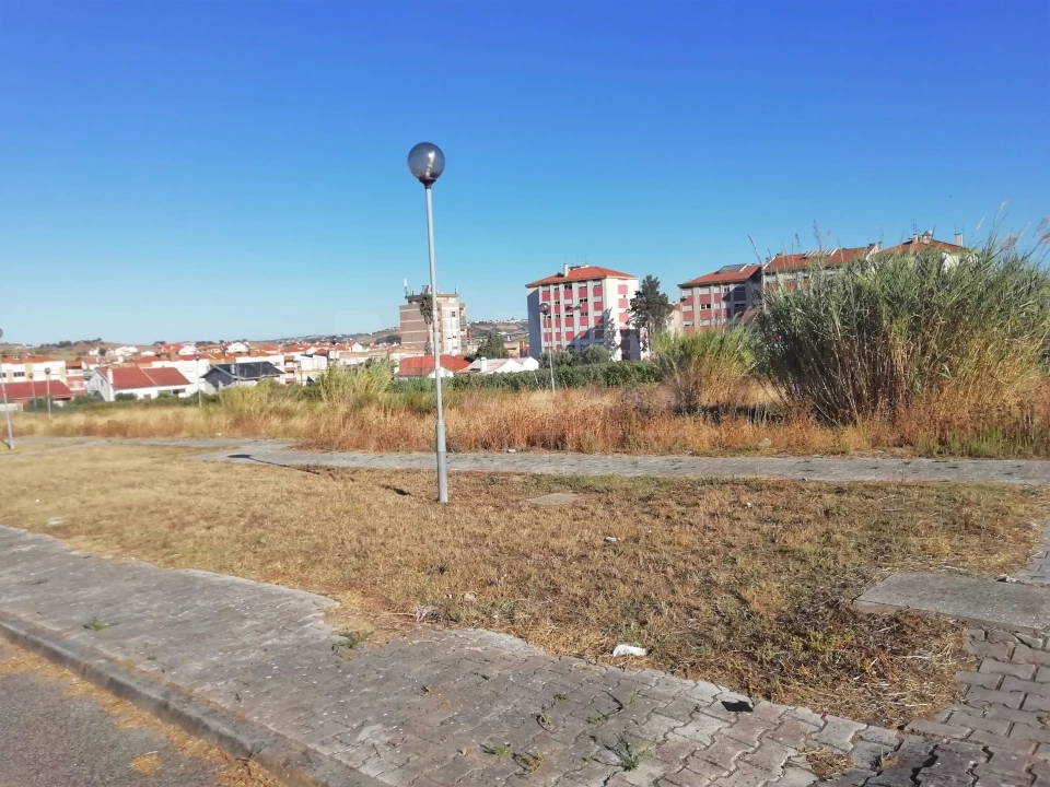 Terreno para Venda em Arruda dos Vinhos Foto 1