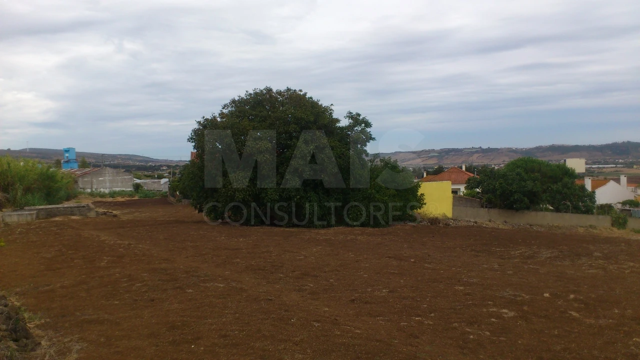 Terreno para Venda em Santo Antão e São Julião do Tojal Foto 1