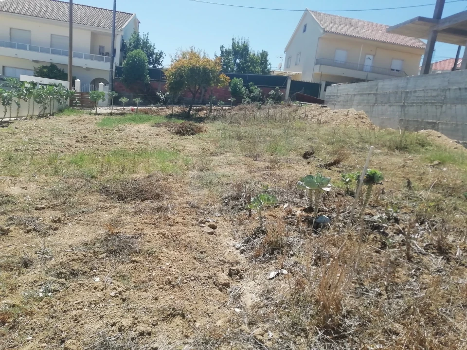 Terreno para Venda em Santa Iria de Azoia, São João da Talha e Bobadela Foto 2