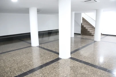 Loja para Arrendamento em Penha de França