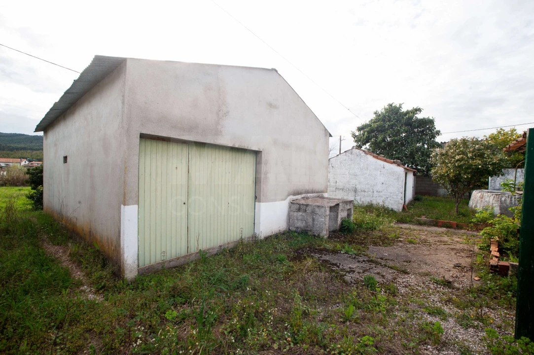 Moradia T4 para Venda em Beco Foto 12