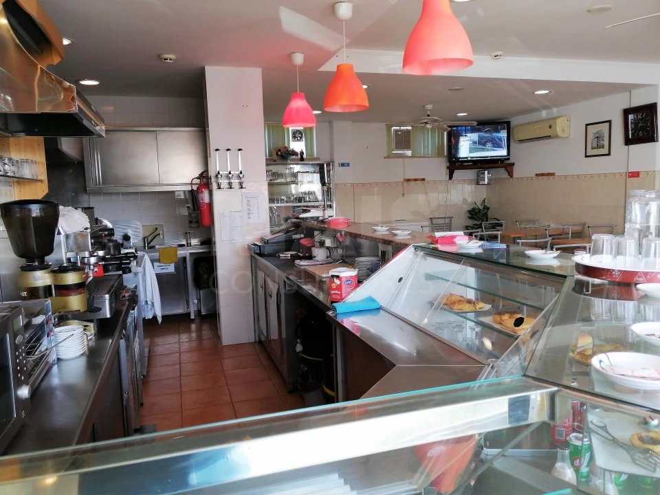 Loja para Venda em Bucelas Foto 3