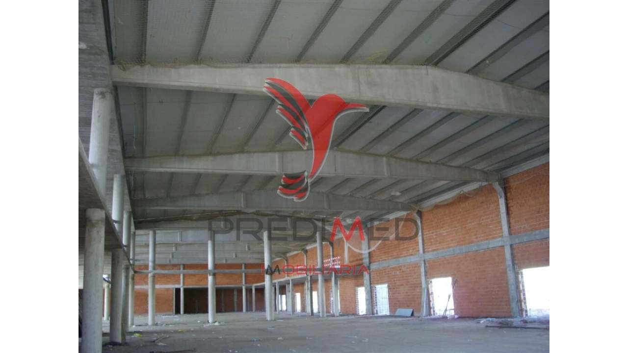 Armazém para Venda em Rio de Mouro Foto 17