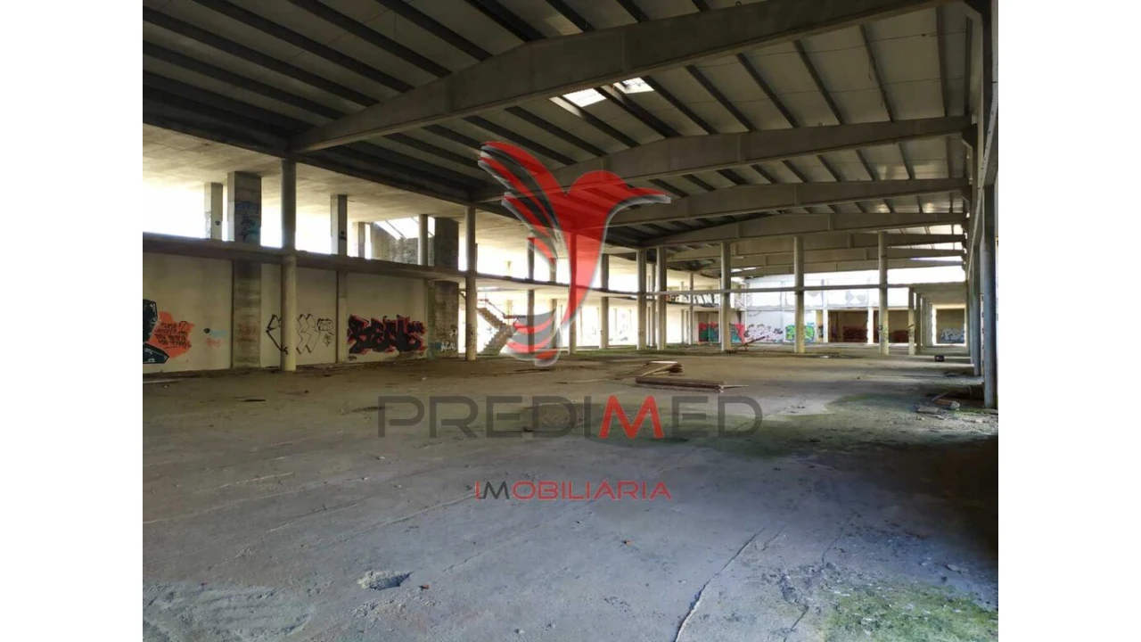 Armazém para Venda em Rio de Mouro Foto 13