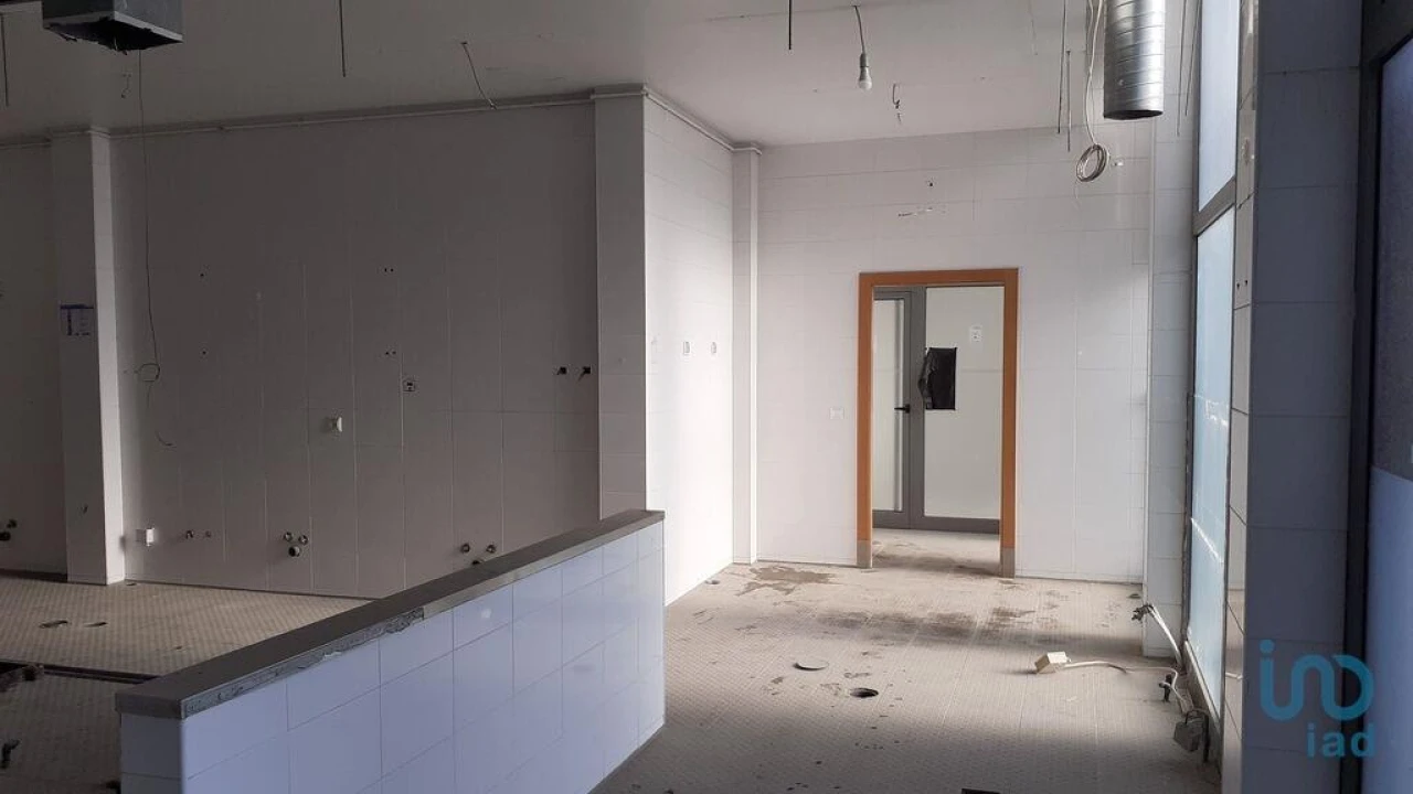 Loja para Venda em Requeixo, Nossa Senhora de Fátima e Nariz Foto 3