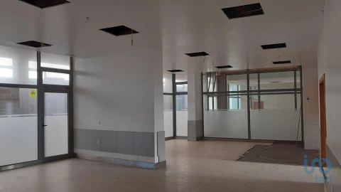 Loja para Venda em Requeixo, Nossa Senhora de Fátima e Nariz