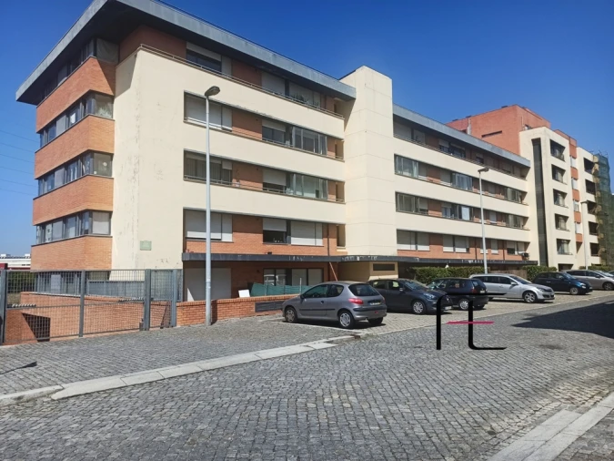 Garagem para Venda em Paranhos Foto 1