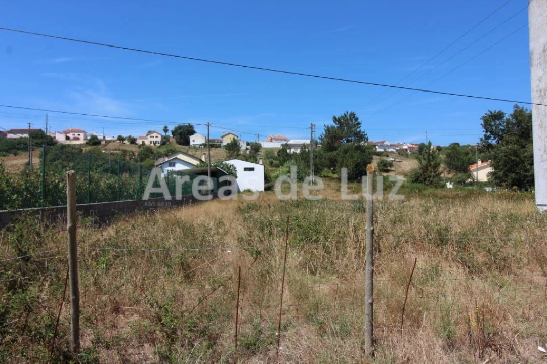 Terreno para Venda em Parceiros e Azoia Foto 3