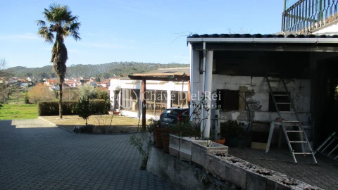 Moradia T4 para Venda em Abraveses