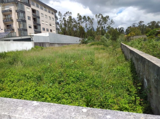 Terreno para Venda em Castêlo da Maia Foto 6