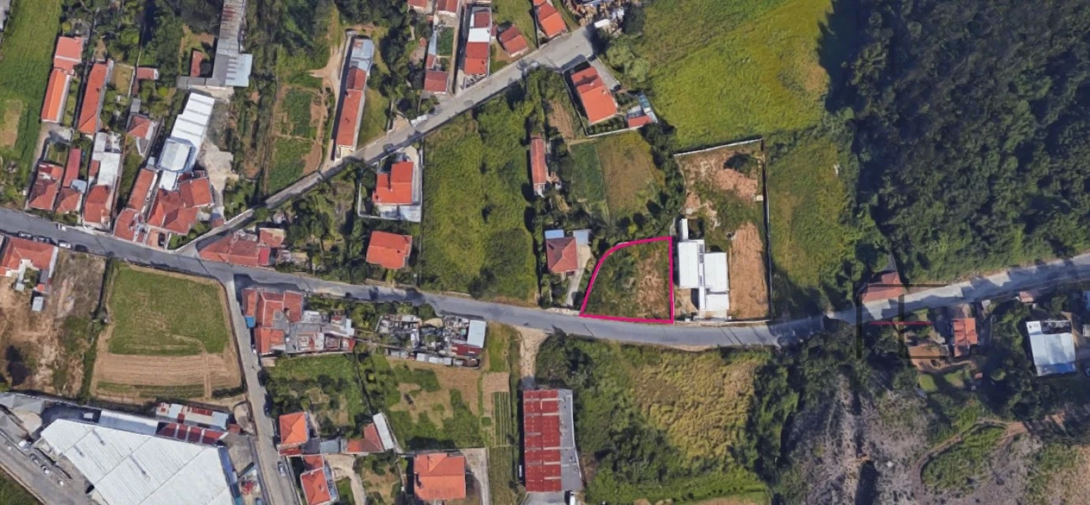 Terreno para Venda em Paços de Brandão Foto 4