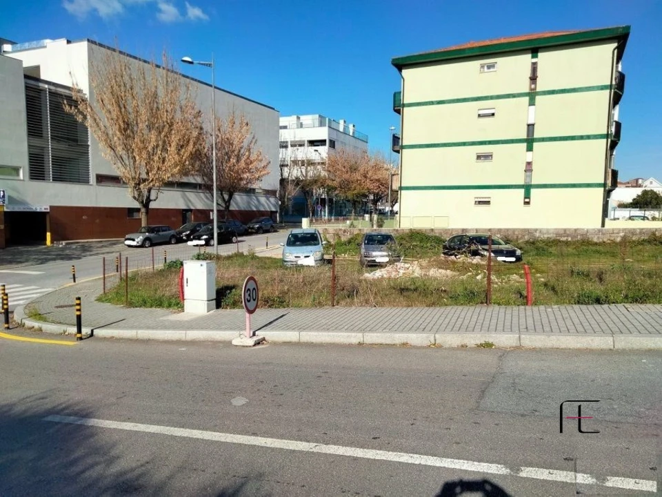 Terreno para Venda em São Mamede de Infesta e Senhora da Hora Foto 3