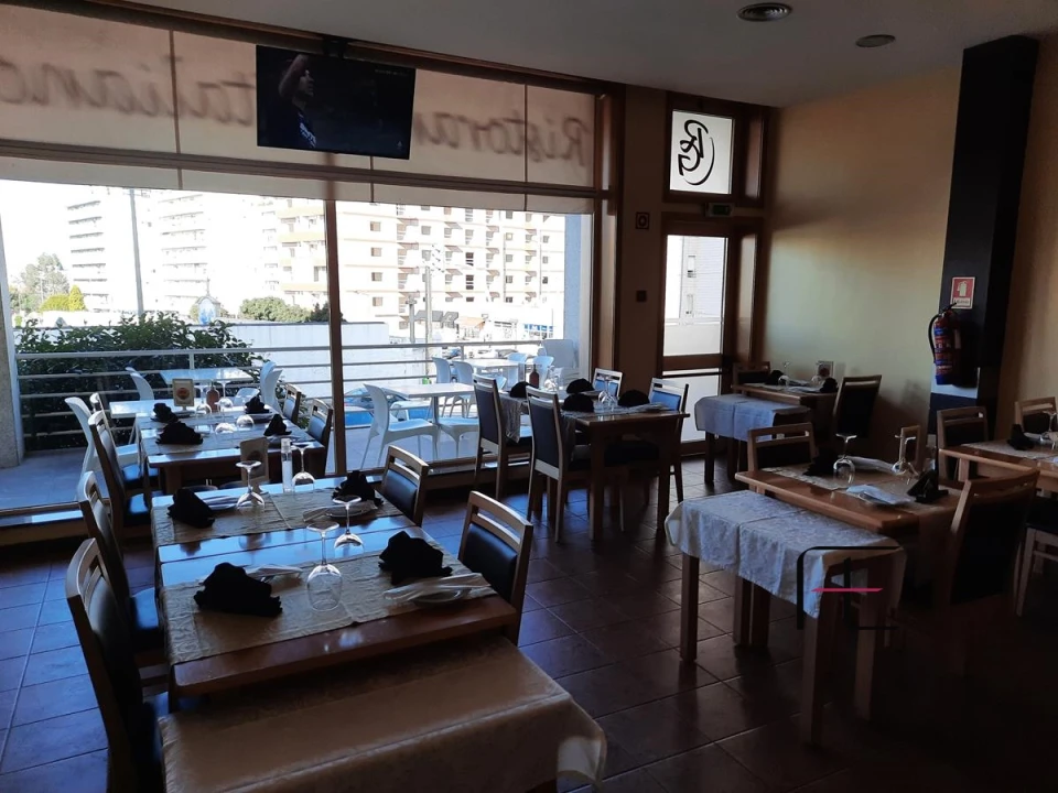 Negócio para Venda em Mafamude e Vilar do Paraíso Foto 3