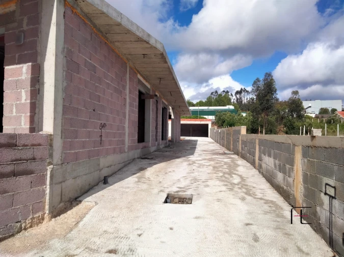 Moradia T3 para Venda em Mozelos Foto 11