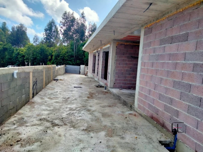 Moradia T3 para Venda em Mozelos Foto 2