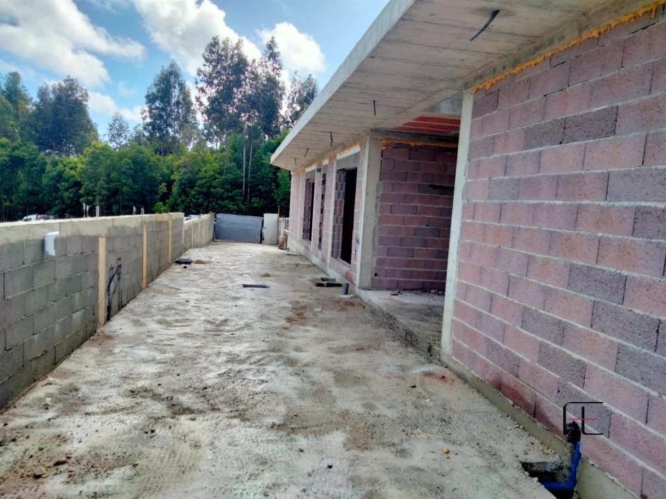 Moradia T3 para Venda em Mozelos Foto 2