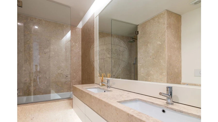 Apartamento T4 para Venda em Arroios Foto 9